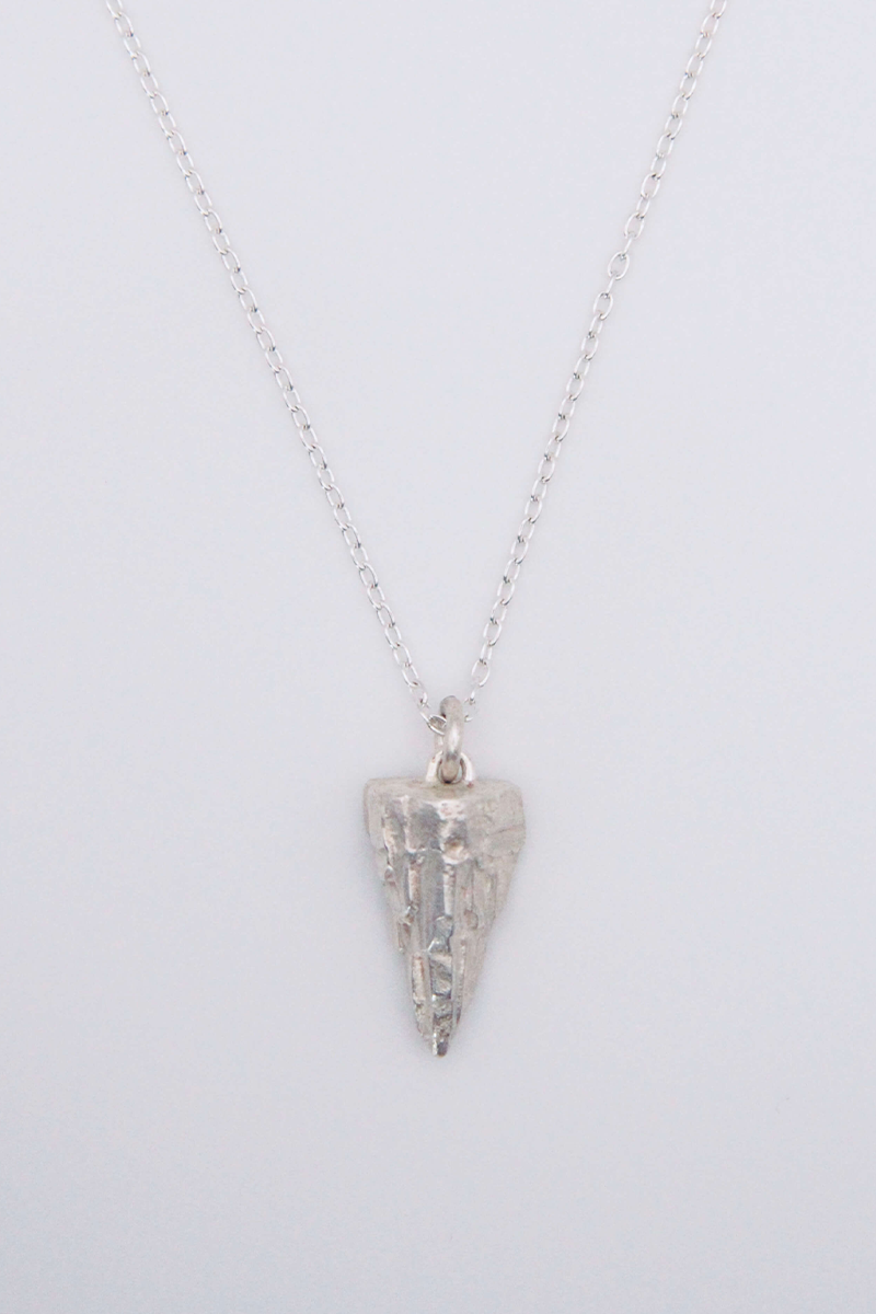 Float mountain necklace